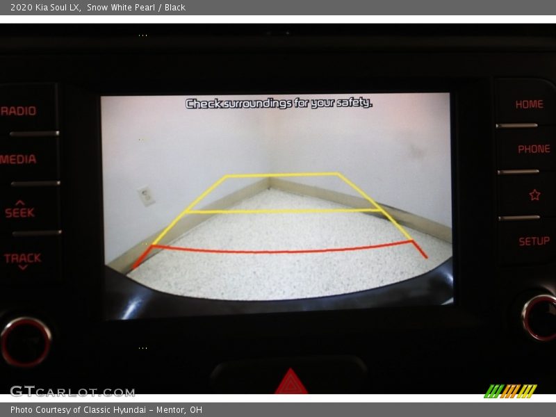 Snow White Pearl / Black 2020 Kia Soul LX