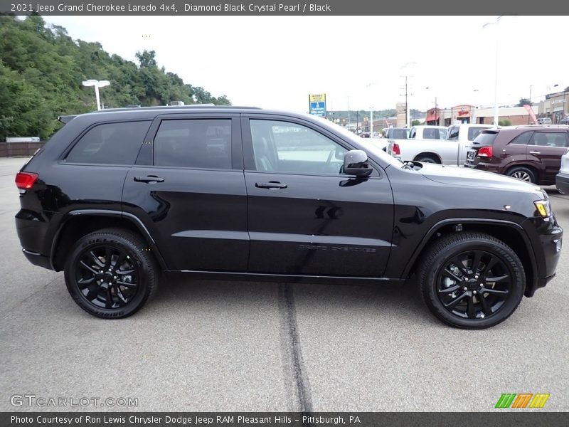  2021 Grand Cherokee Laredo 4x4 Diamond Black Crystal Pearl