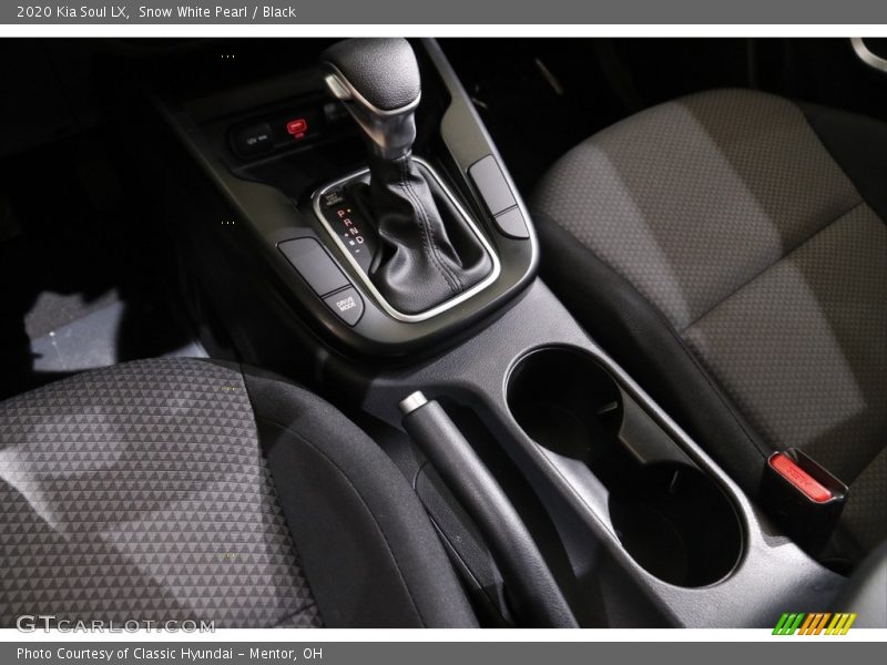 Snow White Pearl / Black 2020 Kia Soul LX