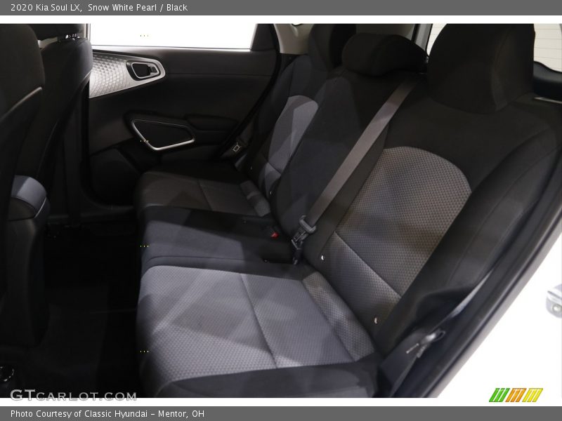 Snow White Pearl / Black 2020 Kia Soul LX