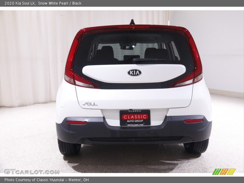 Snow White Pearl / Black 2020 Kia Soul LX