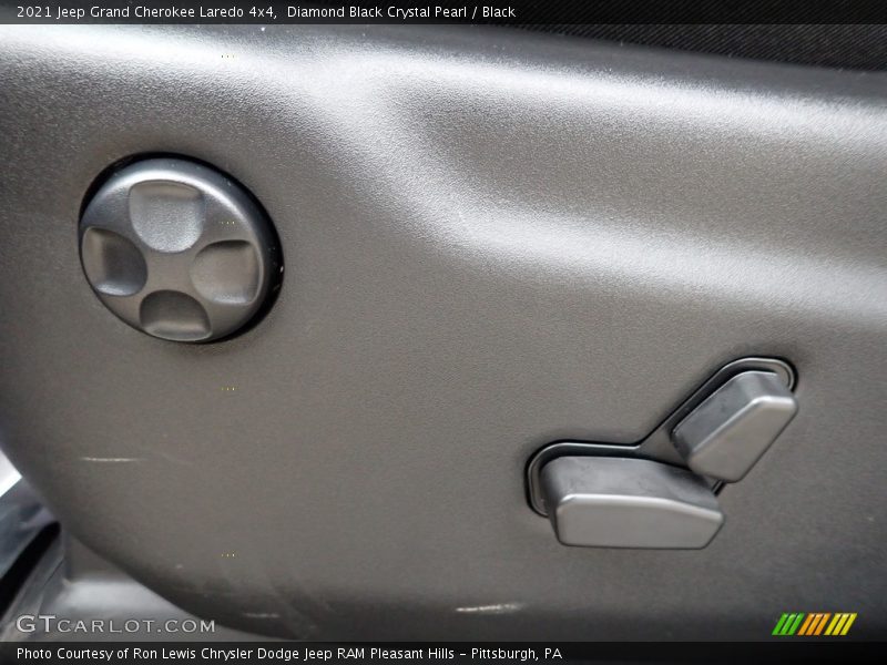 Diamond Black Crystal Pearl / Black 2021 Jeep Grand Cherokee Laredo 4x4