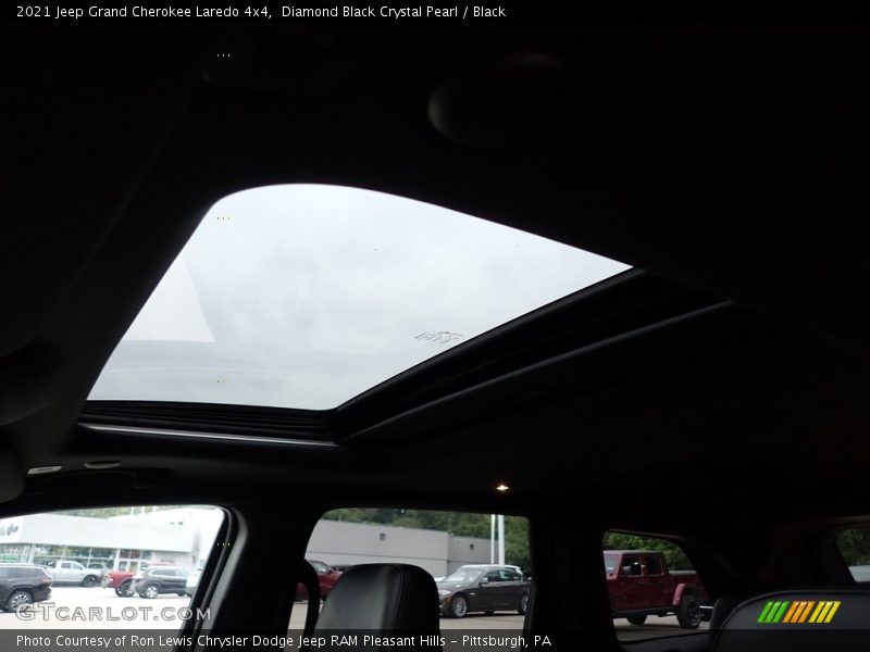 Diamond Black Crystal Pearl / Black 2021 Jeep Grand Cherokee Laredo 4x4