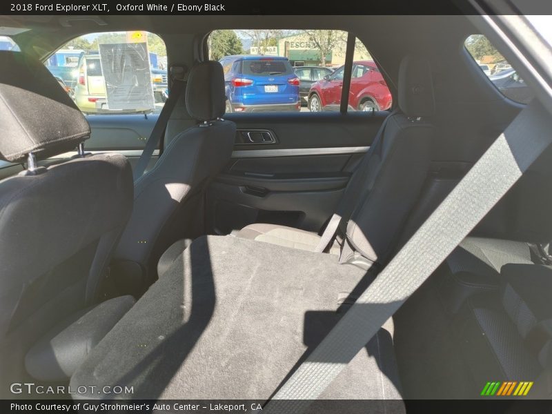 Oxford White / Ebony Black 2018 Ford Explorer XLT