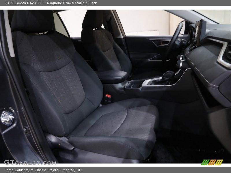 Magnetic Gray Metallic / Black 2019 Toyota RAV4 XLE