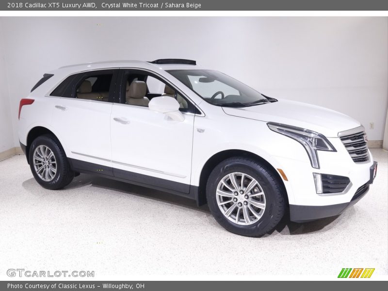 Crystal White Tricoat / Sahara Beige 2018 Cadillac XT5 Luxury AWD