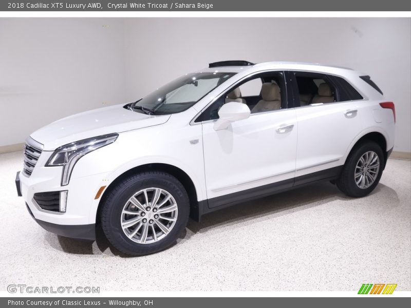 Crystal White Tricoat / Sahara Beige 2018 Cadillac XT5 Luxury AWD