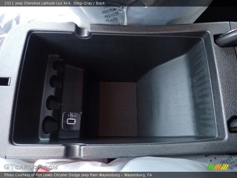 Sting-Gray / Black 2021 Jeep Cherokee Latitude Lux 4x4