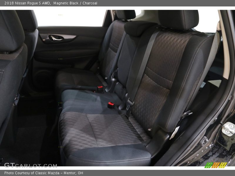 Magnetic Black / Charcoal 2018 Nissan Rogue S AWD