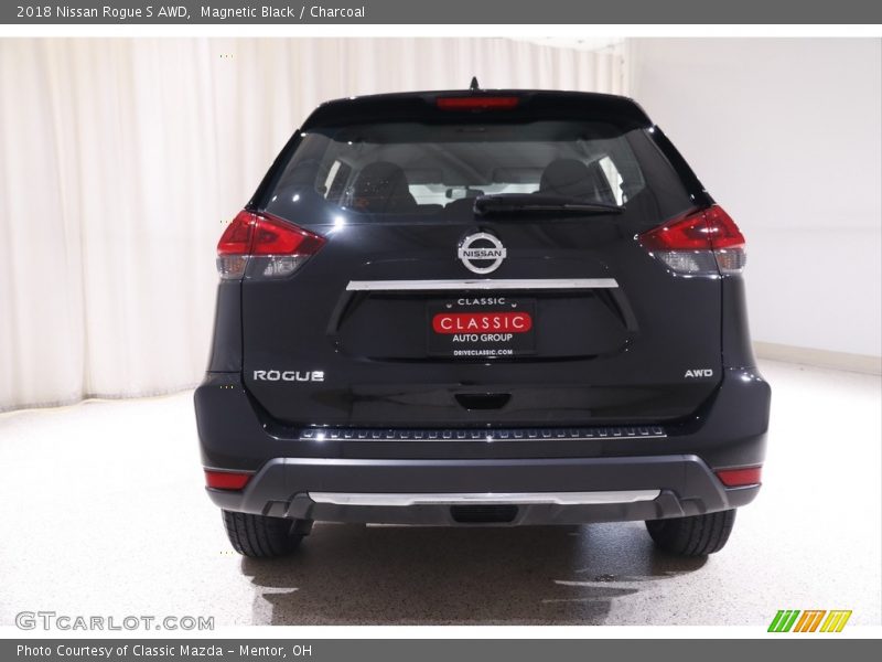 Magnetic Black / Charcoal 2018 Nissan Rogue S AWD