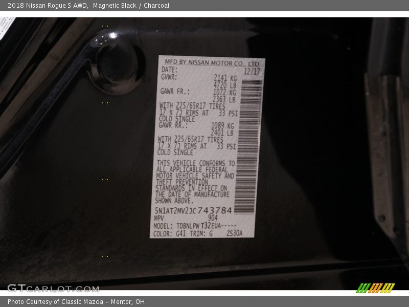 Magnetic Black / Charcoal 2018 Nissan Rogue S AWD