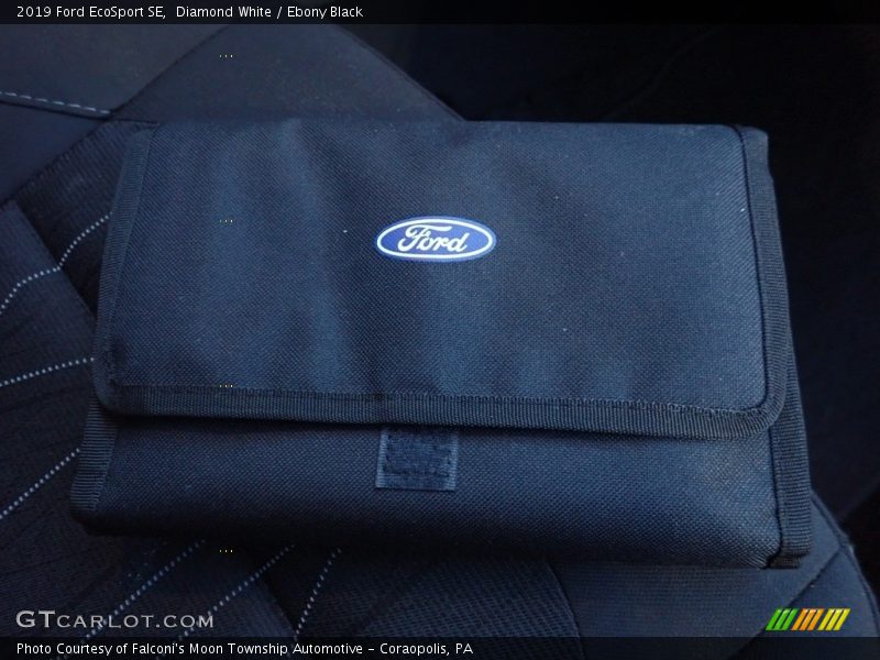 Diamond White / Ebony Black 2019 Ford EcoSport SE