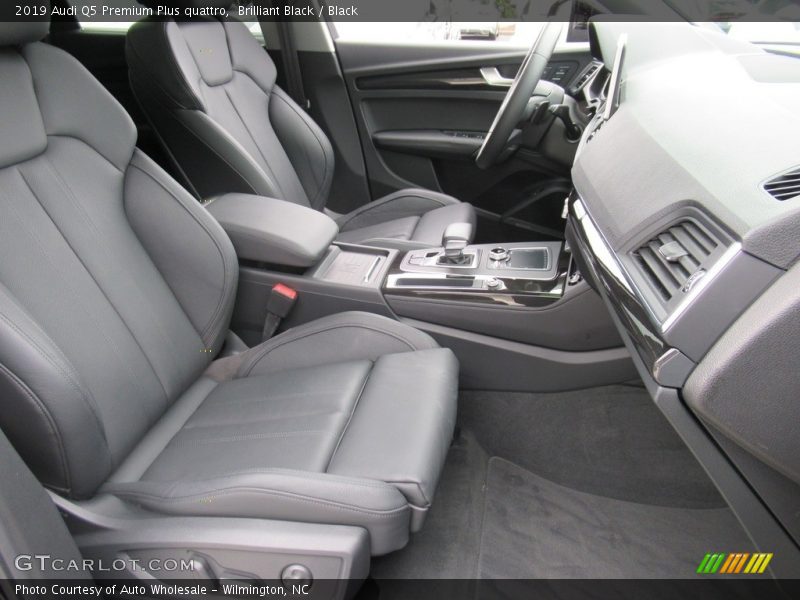 Brilliant Black / Black 2019 Audi Q5 Premium Plus quattro