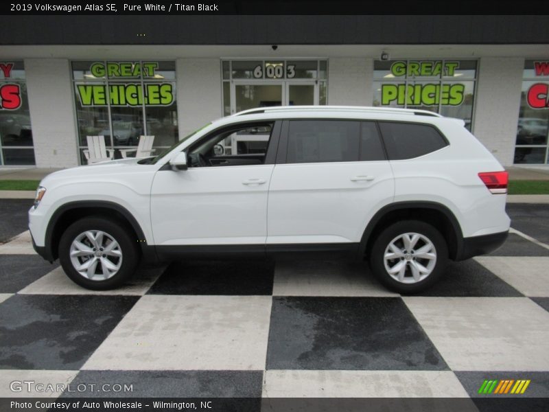 Pure White / Titan Black 2019 Volkswagen Atlas SE