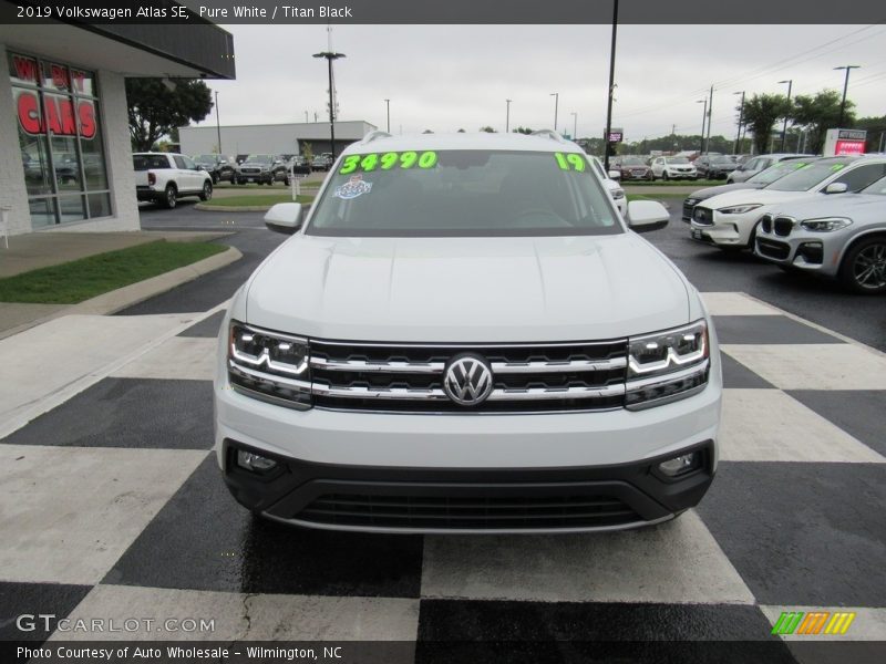 Pure White / Titan Black 2019 Volkswagen Atlas SE