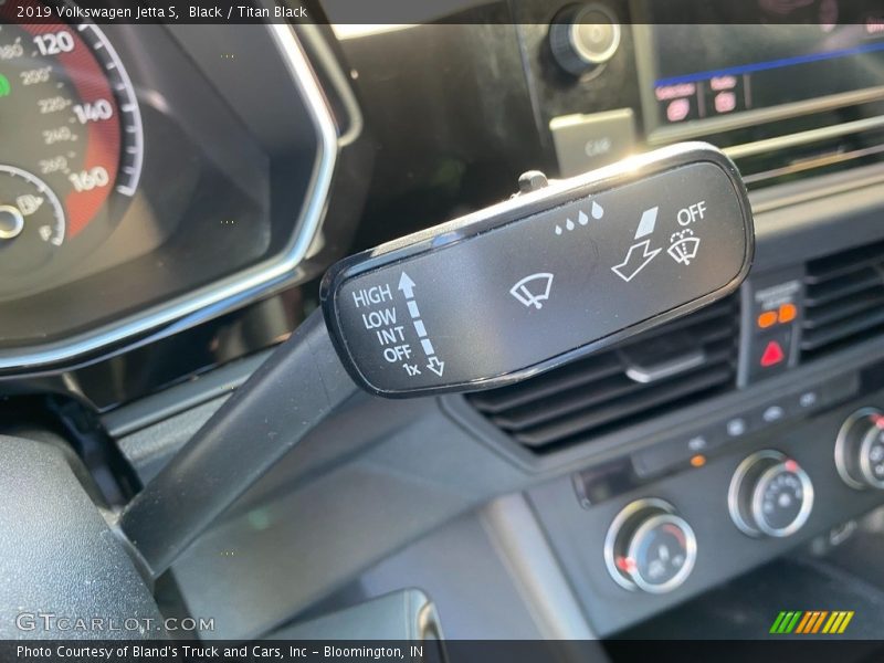 Black / Titan Black 2019 Volkswagen Jetta S
