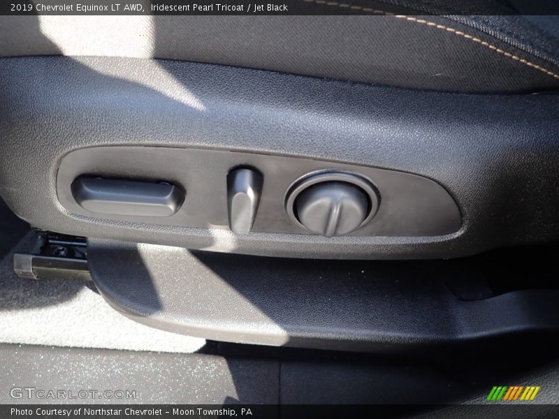 Iridescent Pearl Tricoat / Jet Black 2019 Chevrolet Equinox LT AWD