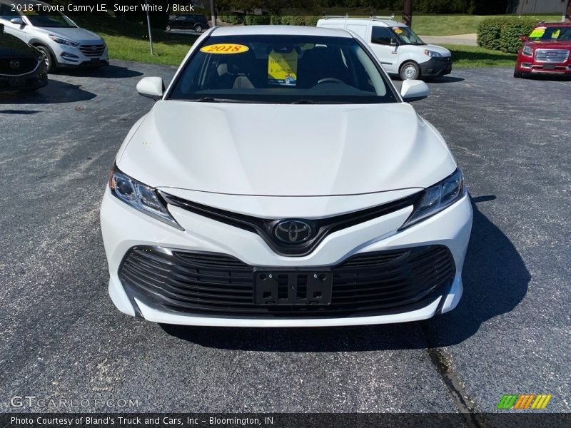 Super White / Black 2018 Toyota Camry LE