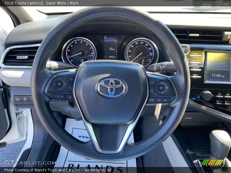 Super White / Black 2018 Toyota Camry LE