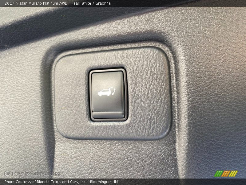 Pearl White / Graphite 2017 Nissan Murano Platinum AWD