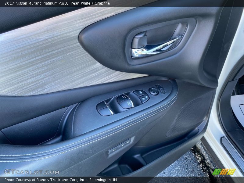 Pearl White / Graphite 2017 Nissan Murano Platinum AWD