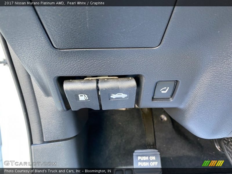 Pearl White / Graphite 2017 Nissan Murano Platinum AWD