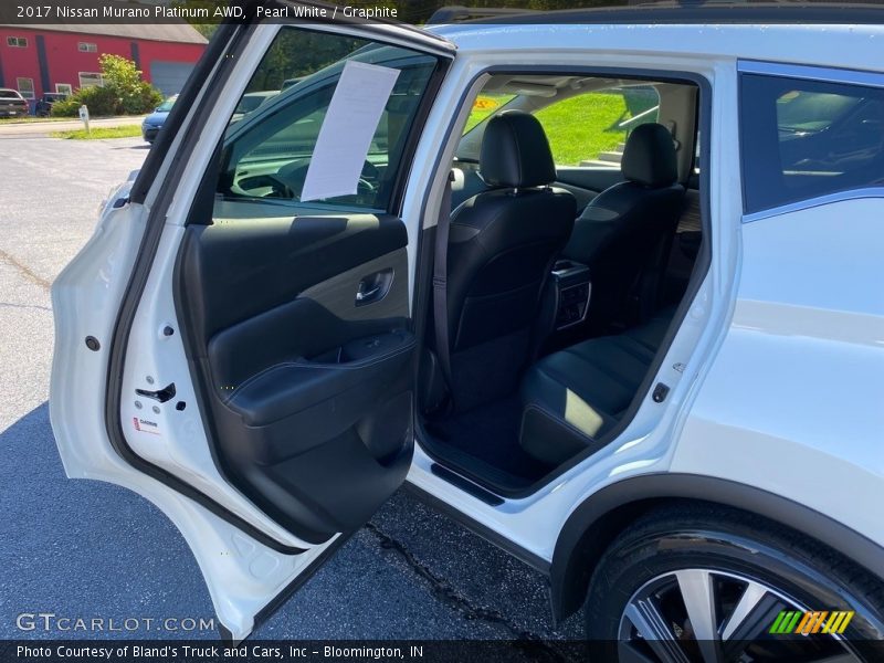 Pearl White / Graphite 2017 Nissan Murano Platinum AWD