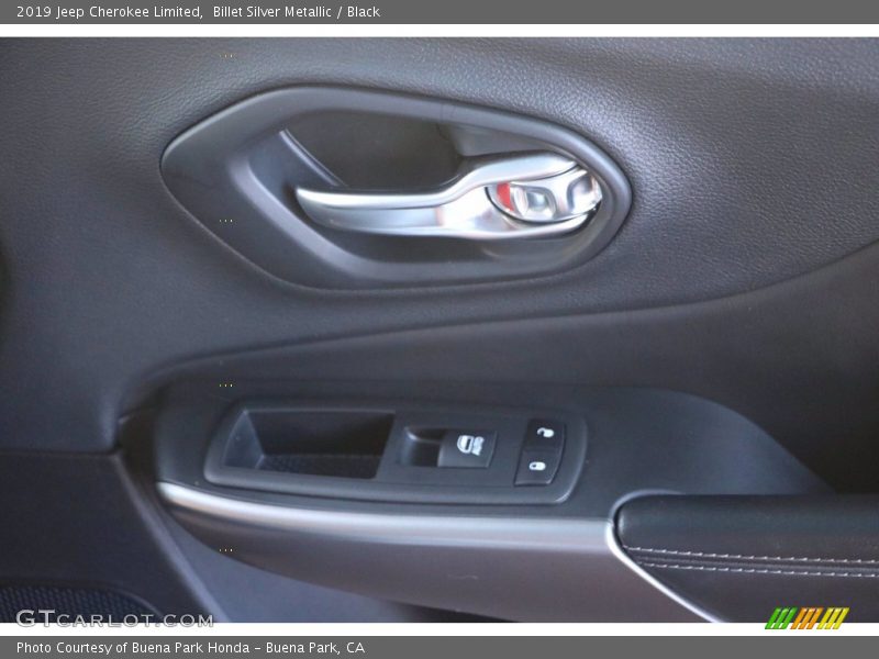 Billet Silver Metallic / Black 2019 Jeep Cherokee Limited