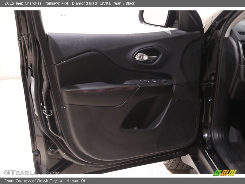 Diamond Black Crystal Pearl / Black 2019 Jeep Cherokee Trailhawk 4x4