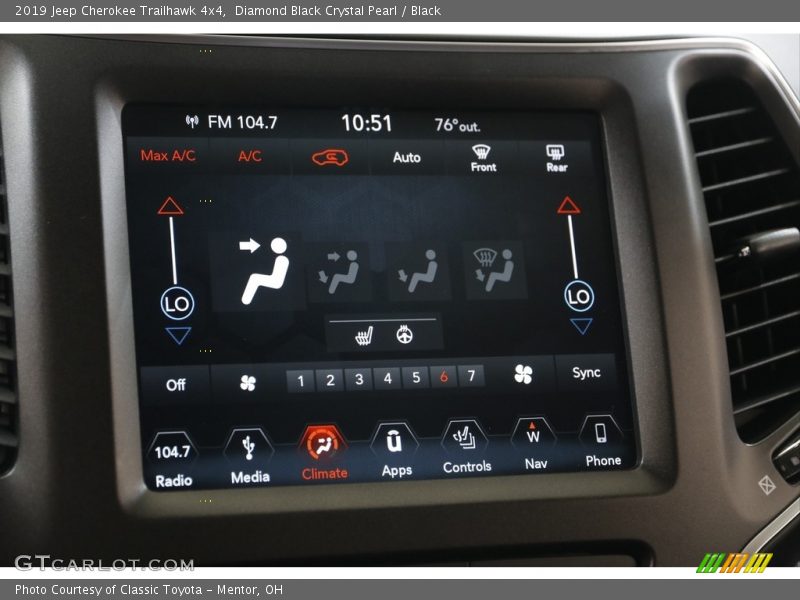 Diamond Black Crystal Pearl / Black 2019 Jeep Cherokee Trailhawk 4x4