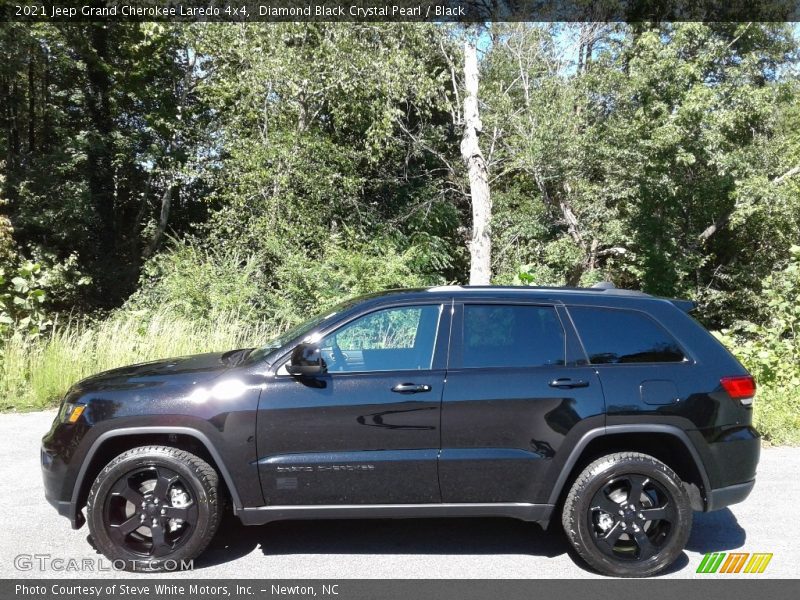 Diamond Black Crystal Pearl / Black 2021 Jeep Grand Cherokee Laredo 4x4