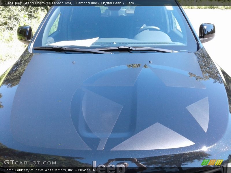 Diamond Black Crystal Pearl / Black 2021 Jeep Grand Cherokee Laredo 4x4