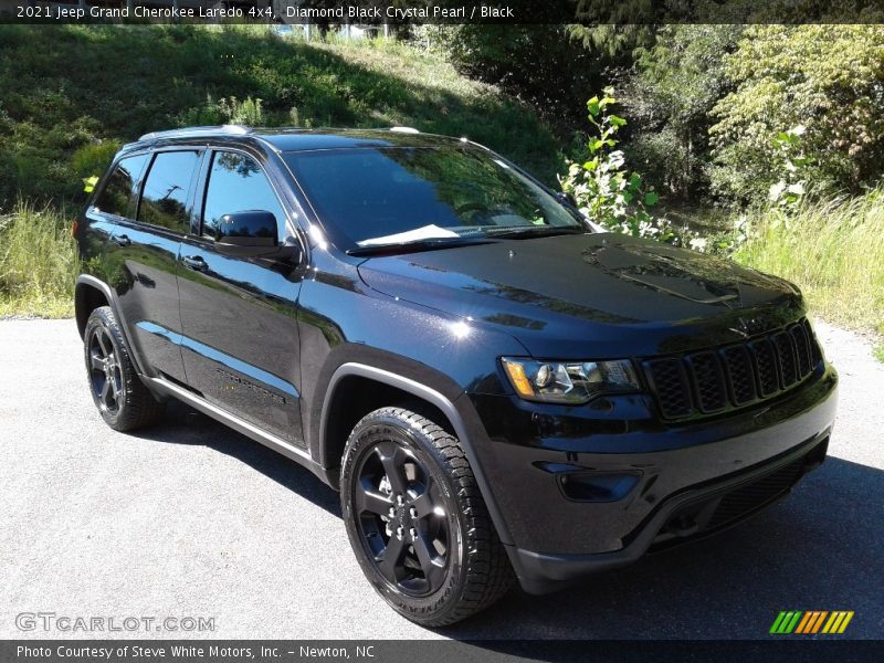 Diamond Black Crystal Pearl / Black 2021 Jeep Grand Cherokee Laredo 4x4