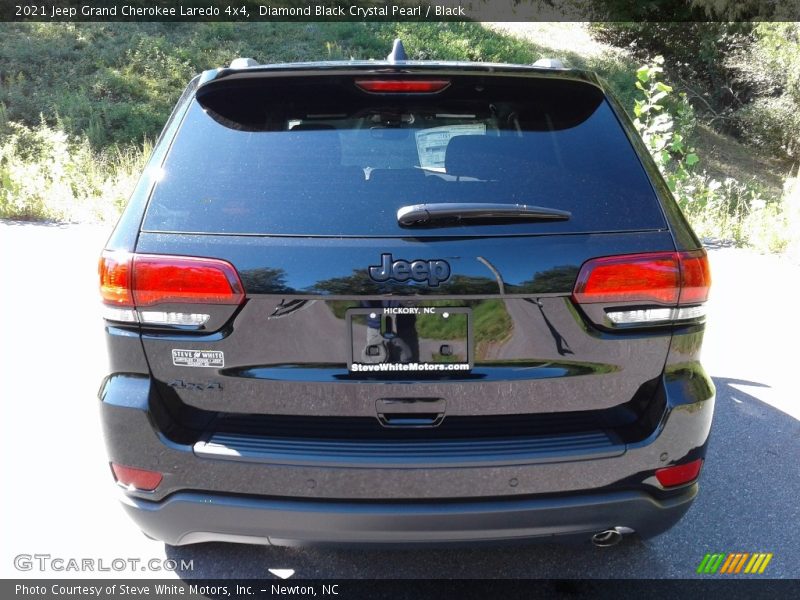 Diamond Black Crystal Pearl / Black 2021 Jeep Grand Cherokee Laredo 4x4