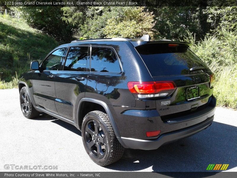 Diamond Black Crystal Pearl / Black 2021 Jeep Grand Cherokee Laredo 4x4