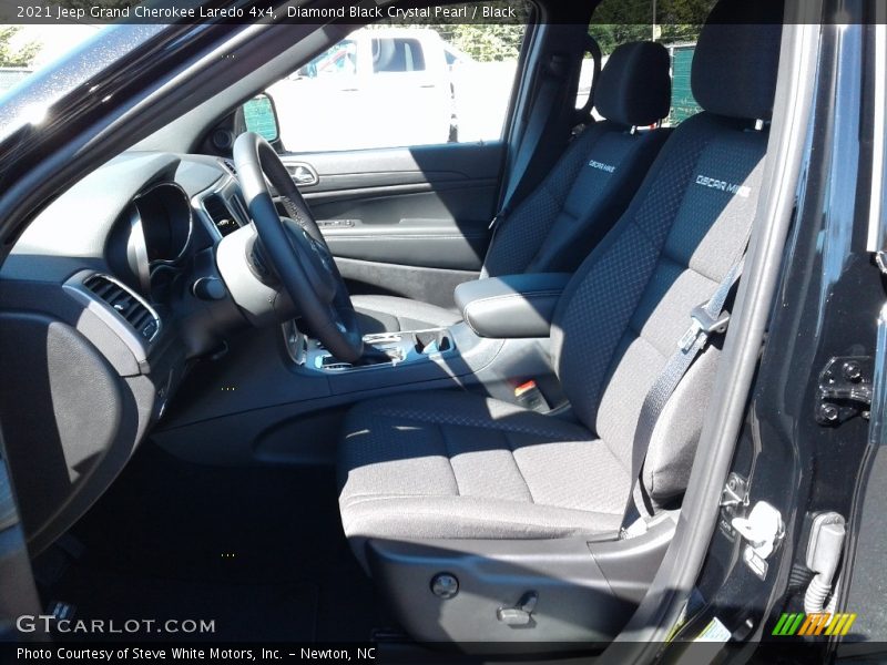 Diamond Black Crystal Pearl / Black 2021 Jeep Grand Cherokee Laredo 4x4