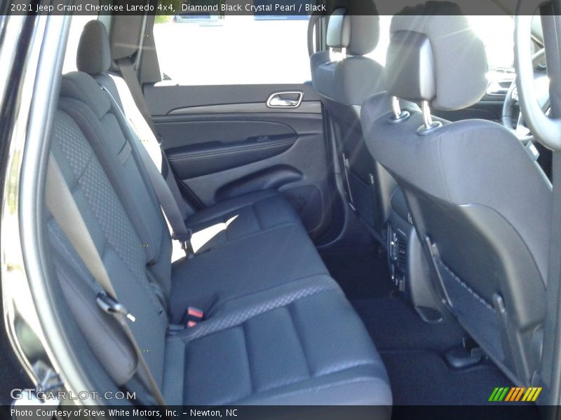 Diamond Black Crystal Pearl / Black 2021 Jeep Grand Cherokee Laredo 4x4