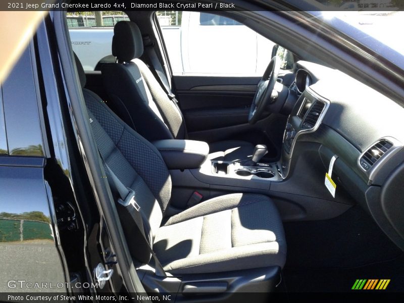 Diamond Black Crystal Pearl / Black 2021 Jeep Grand Cherokee Laredo 4x4