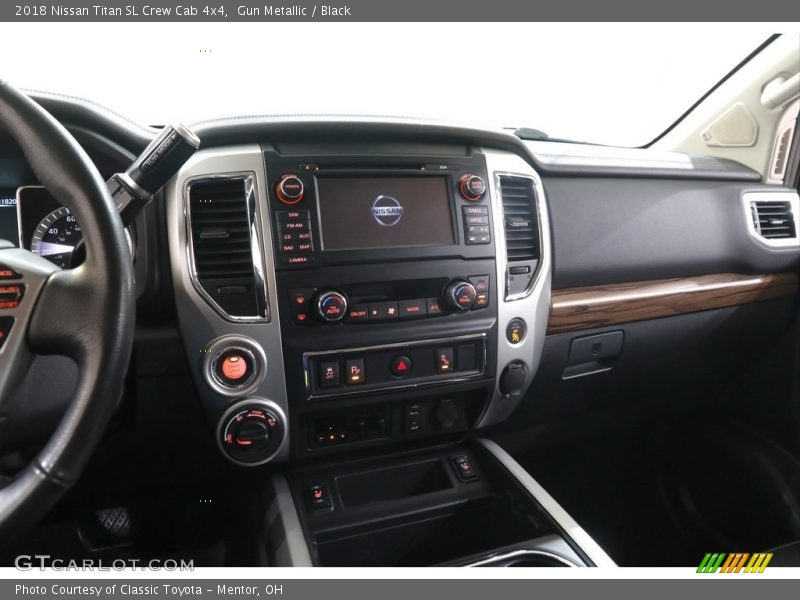Gun Metallic / Black 2018 Nissan Titan SL Crew Cab 4x4