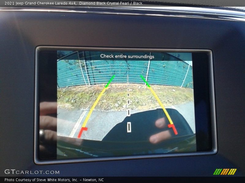 Diamond Black Crystal Pearl / Black 2021 Jeep Grand Cherokee Laredo 4x4