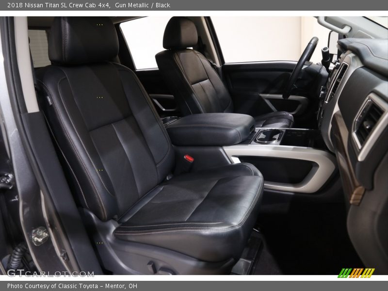 Gun Metallic / Black 2018 Nissan Titan SL Crew Cab 4x4