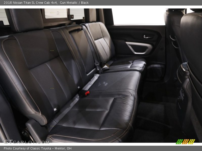 Gun Metallic / Black 2018 Nissan Titan SL Crew Cab 4x4