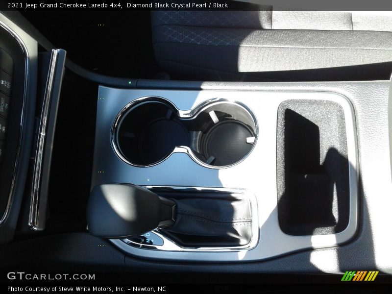 Diamond Black Crystal Pearl / Black 2021 Jeep Grand Cherokee Laredo 4x4