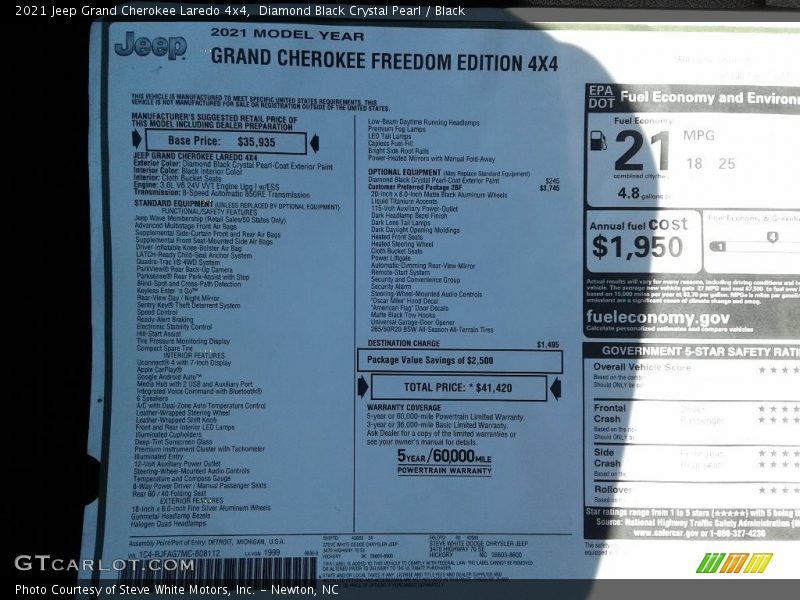 Diamond Black Crystal Pearl / Black 2021 Jeep Grand Cherokee Laredo 4x4