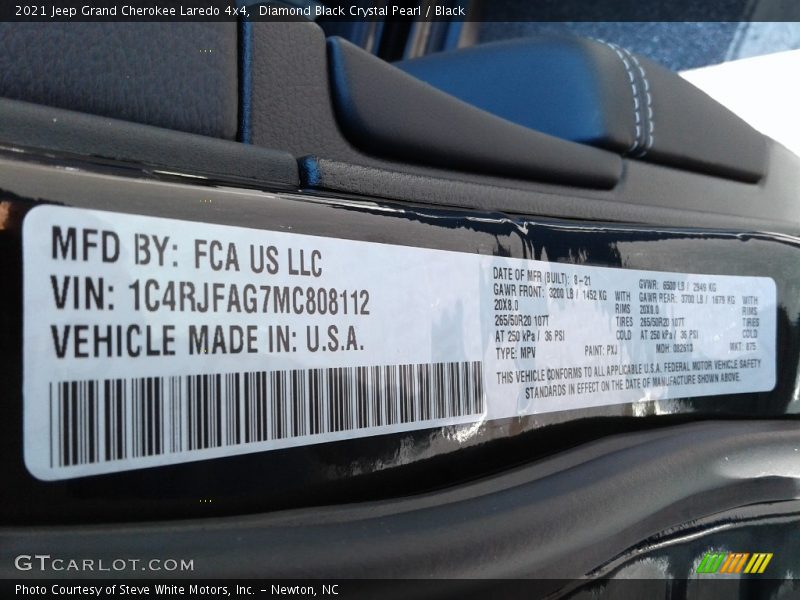 Diamond Black Crystal Pearl / Black 2021 Jeep Grand Cherokee Laredo 4x4