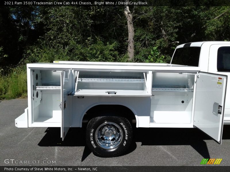 Bright White / Diesel Gray/Black 2021 Ram 3500 Tradesman Crew Cab 4x4 Chassis