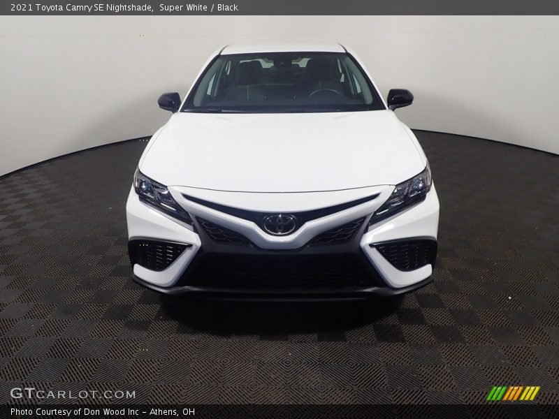 Super White / Black 2021 Toyota Camry SE Nightshade