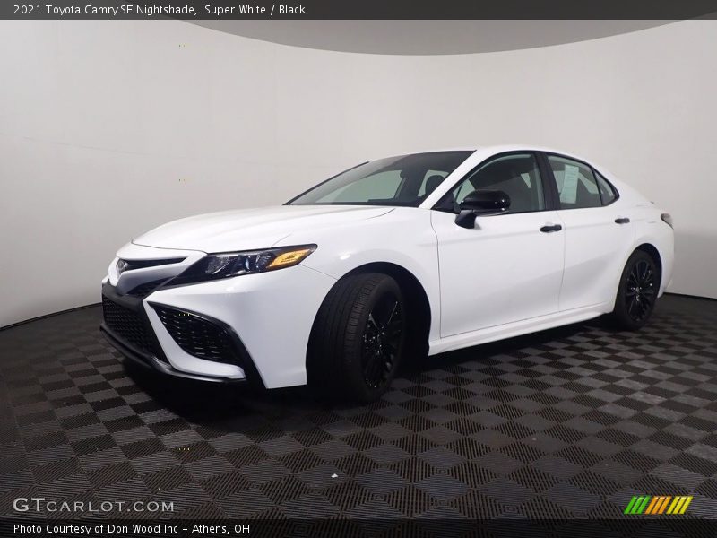 Super White / Black 2021 Toyota Camry SE Nightshade