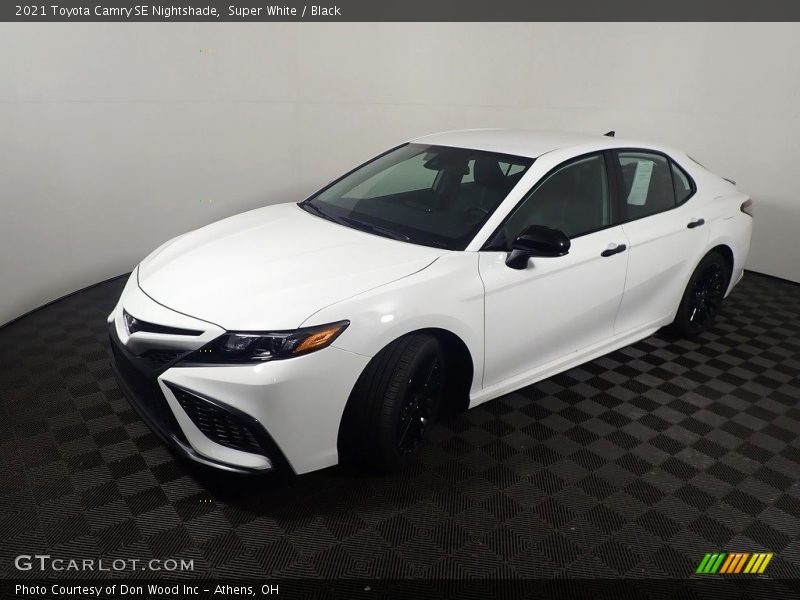 Super White / Black 2021 Toyota Camry SE Nightshade