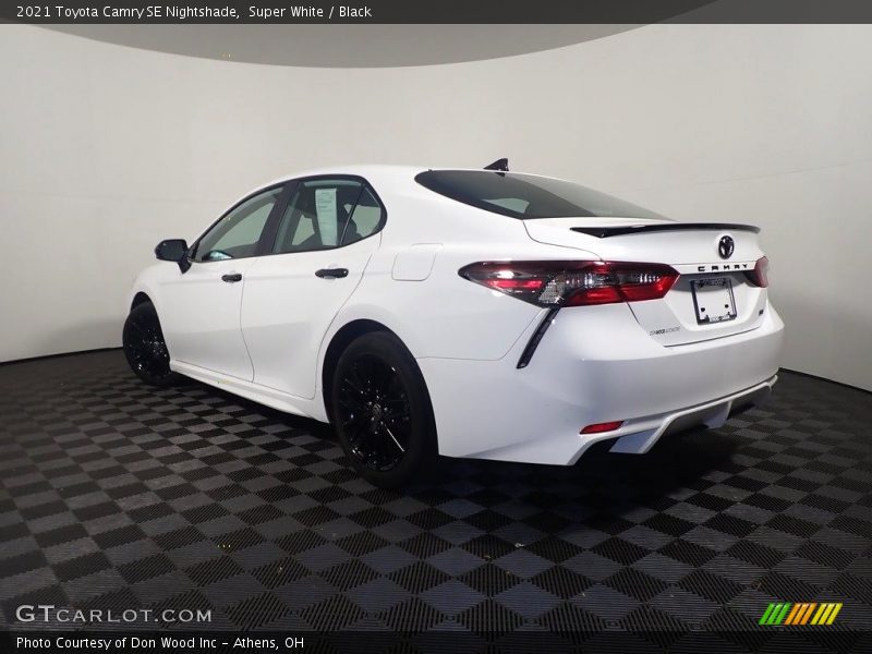 Super White / Black 2021 Toyota Camry SE Nightshade